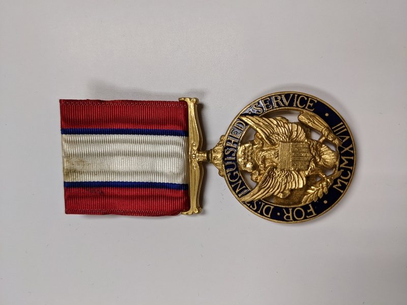Distinguished Service Medal (US Army) (front)