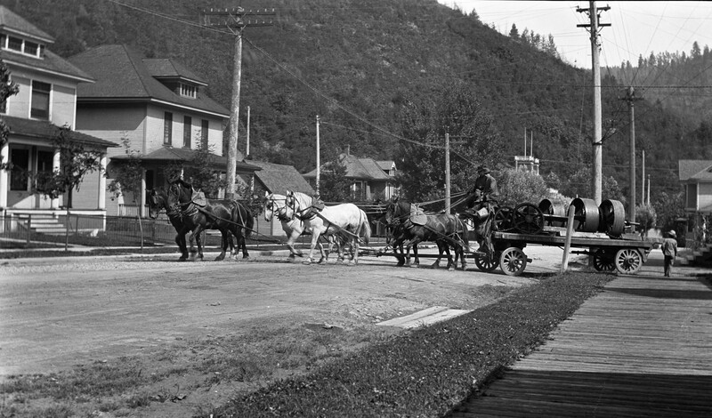 horse carriage delivery freight in east Wallace near light plant on First Street
